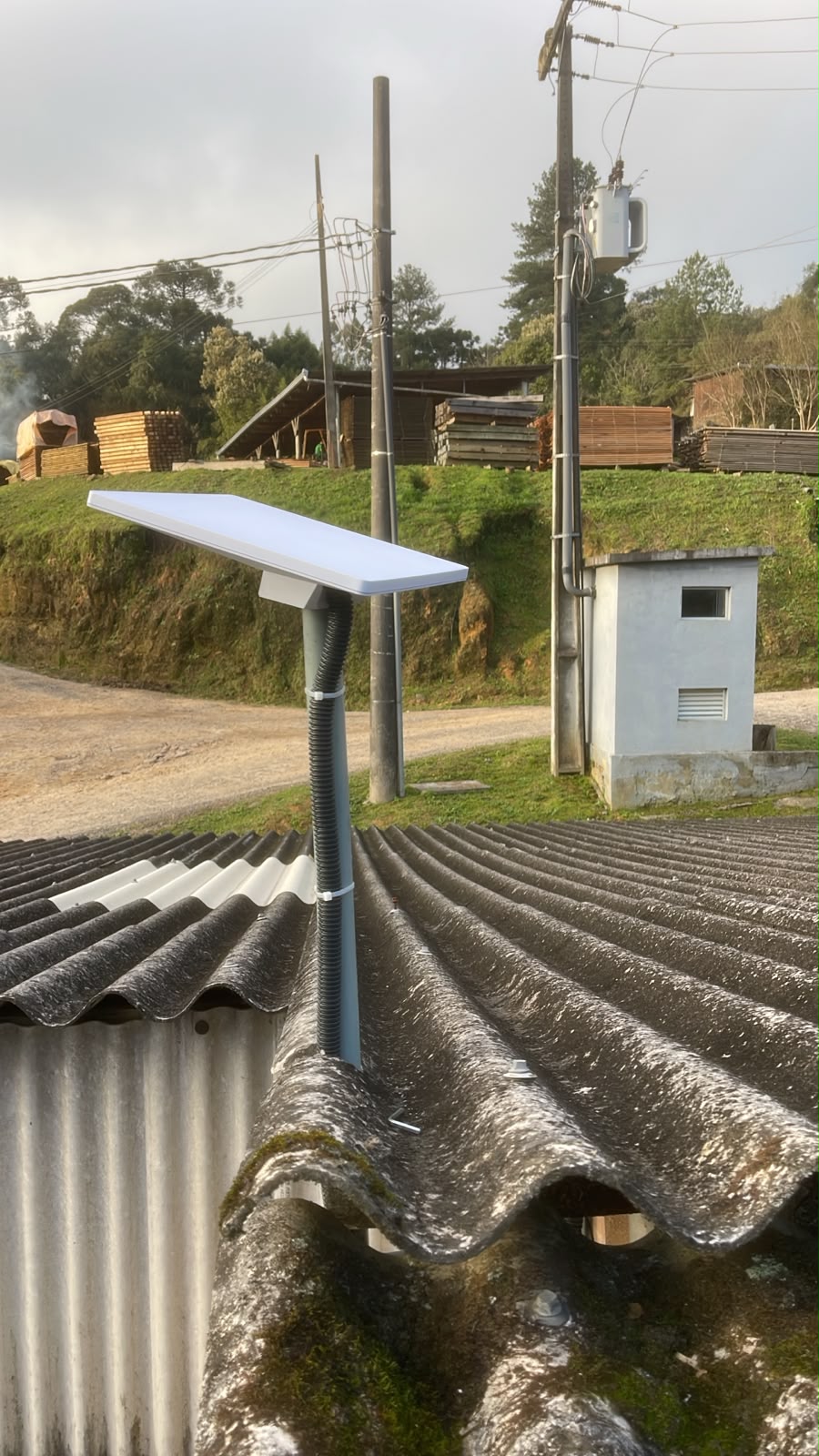 Instalação em telhado de barracão rural